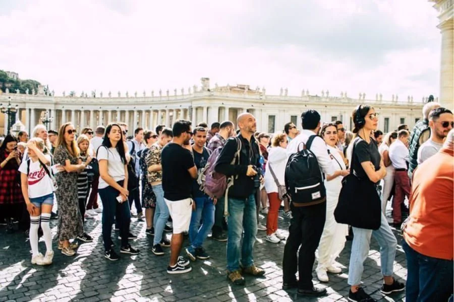 people waiting to enter the vatican museum